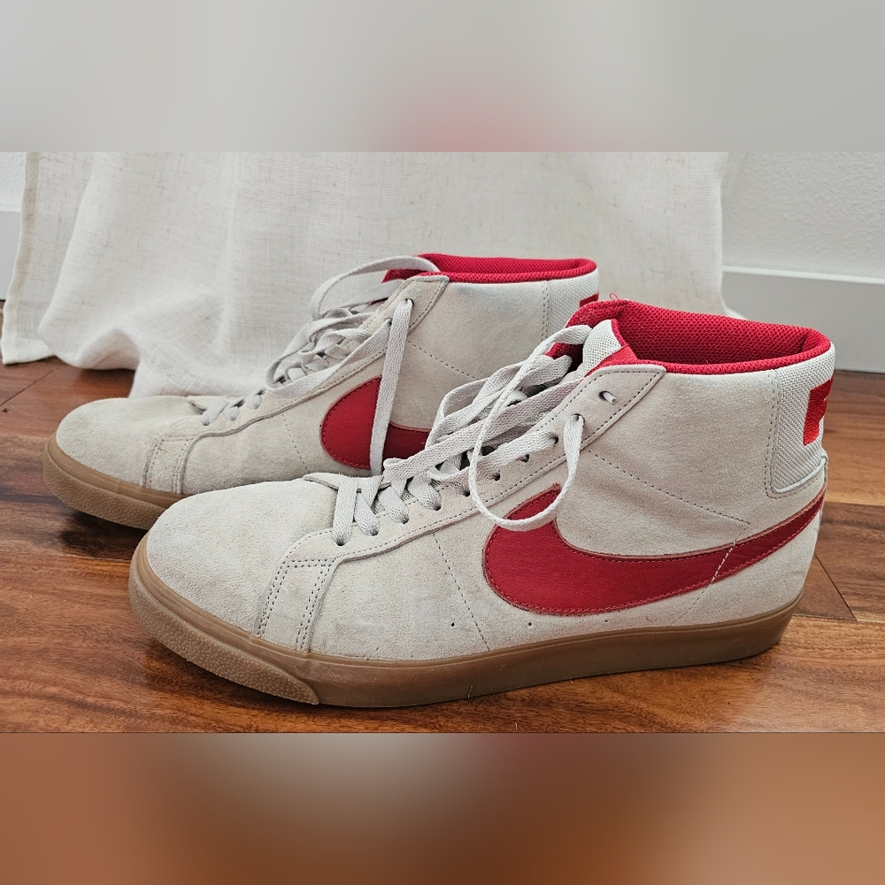 Nike SB Zoom Blazer Mid Cream and Red Suede Hightops sz 13